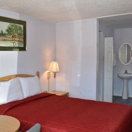 Pocono Night Lodge バートンズビル エクステリア 写真