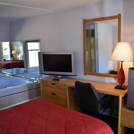 Pocono Night Lodge バートンズビル エクステリア 写真