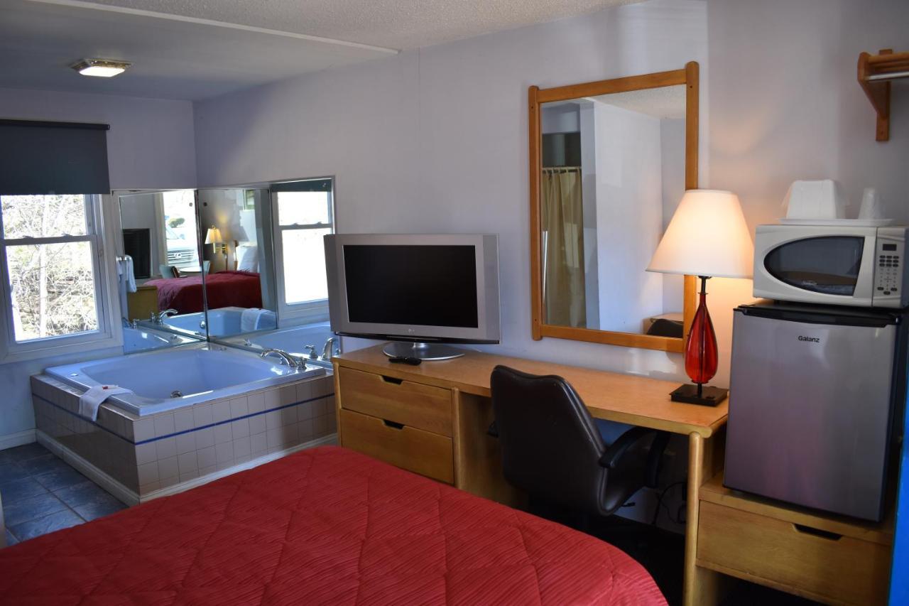 Pocono Night Lodge バートンズビル エクステリア 写真