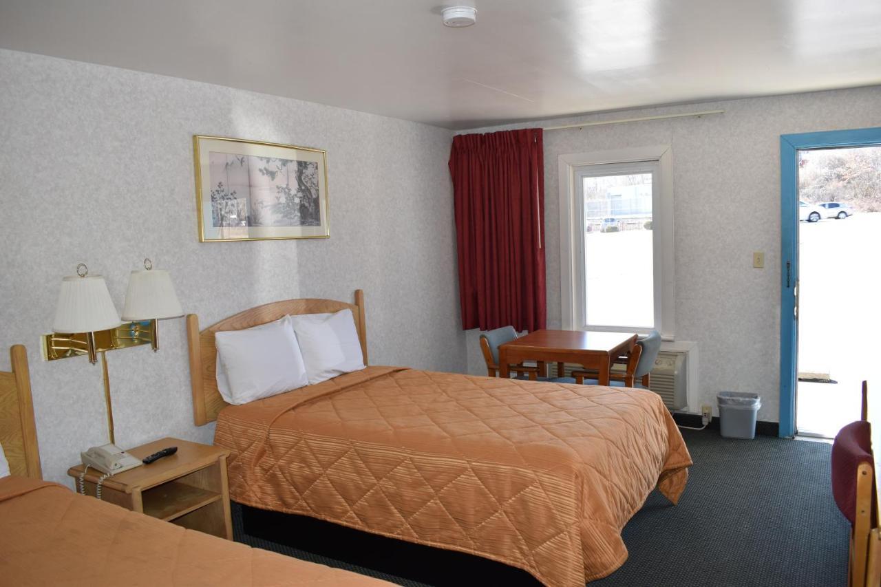 Pocono Night Lodge バートンズビル エクステリア 写真